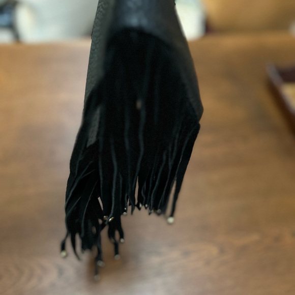 NWOT Shiraleah Clutch Designer Purse. Foldover snaps closed. Fun studded fringe! - Picture 7 of 7